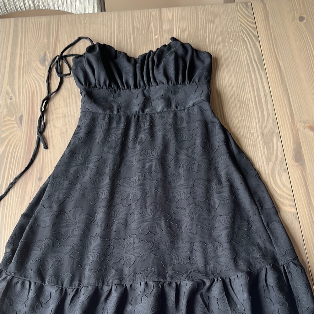 Elegant Black Strapless Dress